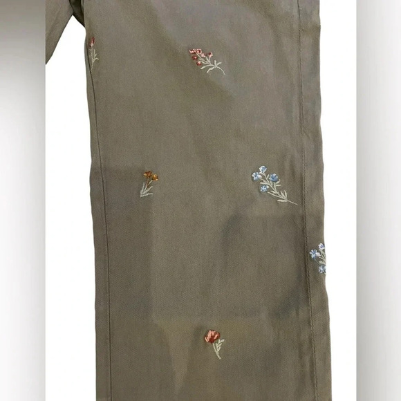 NWT Driftwood Embroidered Flowers on Olive Chinos size 25 - Picture 4 of 9